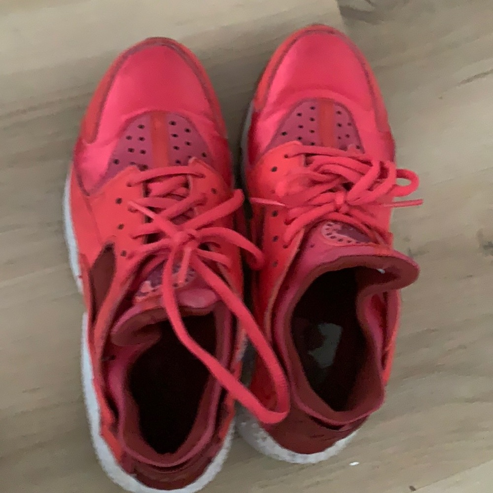 nike heriaches orange and worn